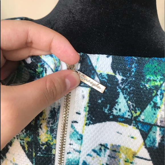 Dress - Picture 4 of 6